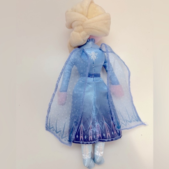 11โ Disney Frozen 2 Elsa Plush Toy - Light Blue and White - Picture 8 of 8